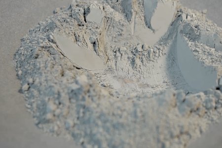 Напрягающий цемент – основные характеристики материала